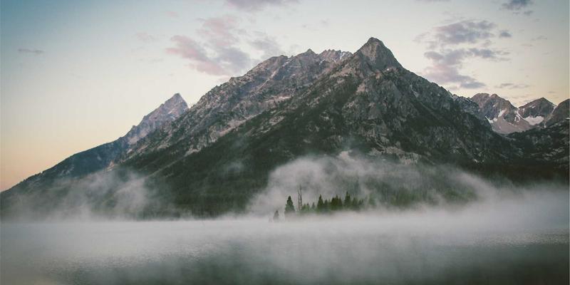 奶酪皮能否食用？烹饪专家解析不同奶酪外皮的安全性与风味价值