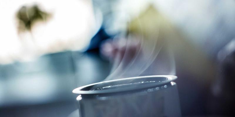 烹饪科学：掌握不同质地芝士的正确冷藏与切割技巧，让每一口都新鲜